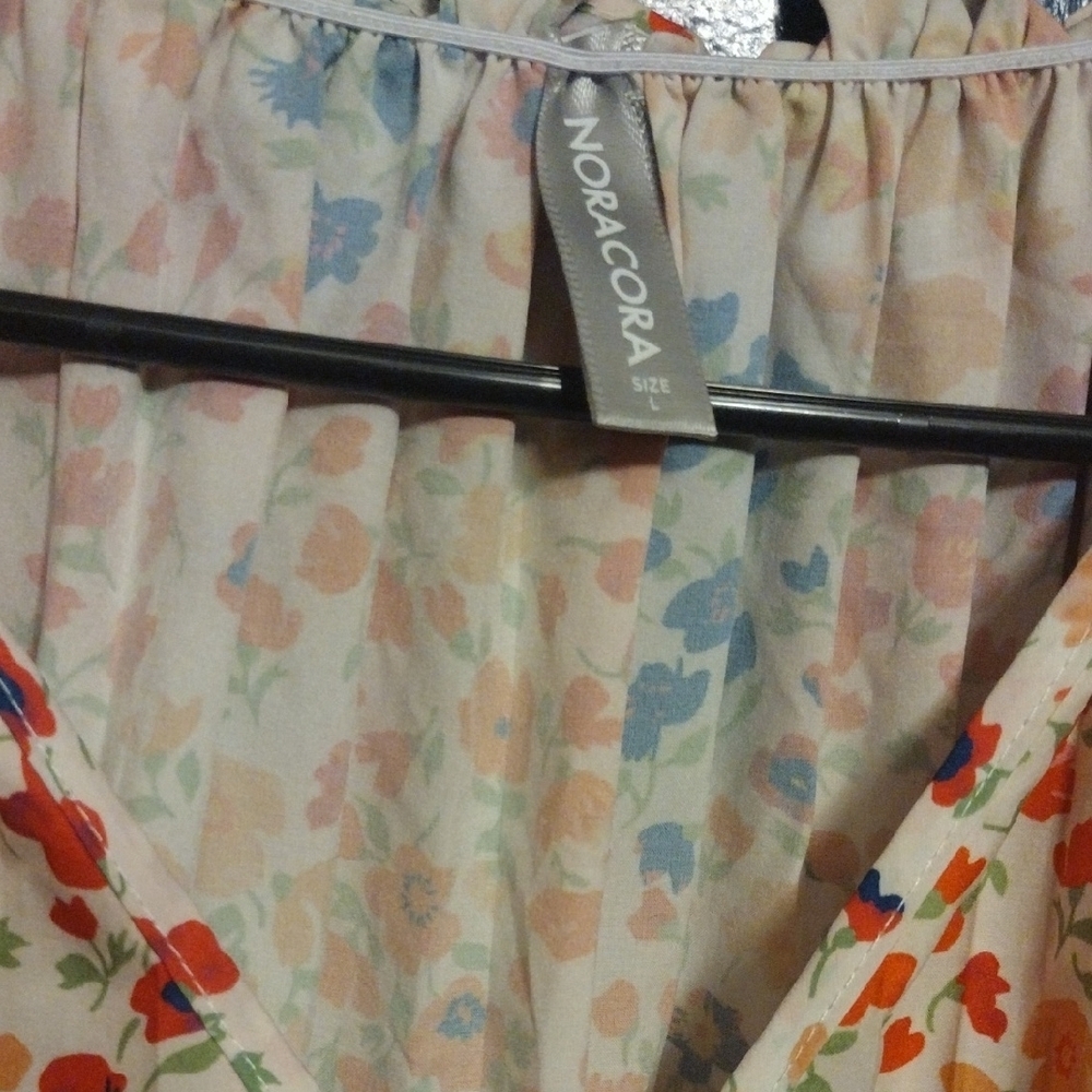 Vibrant Floral V-Neck Blouse​ - Picture 2 of 5